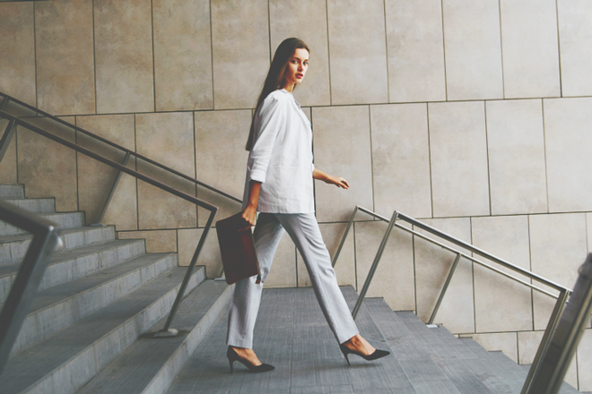 歩き方でわかる仕事の性格　速足の人は実行力はあるがワンマンになりがち！