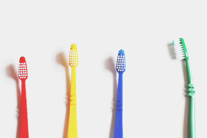 普段使いの歯ブラシの色でわかるストレスの元凶　緑の人は気持ちの抑えすぎに注意！