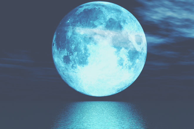 10月31日は牡牛座のブルームーン満月　欠乏感を手放して、豊かさ革命を誓おう！