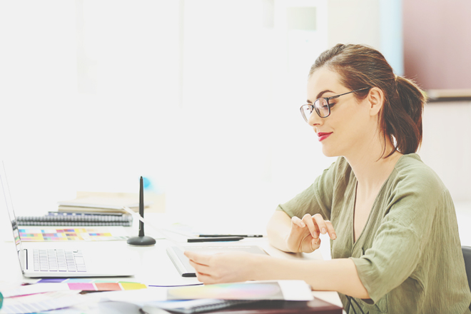 誕生日でわかる【あなたの適職】12日生まれは自己表現が活きる仕事、31日生まれは教育関係！