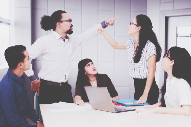 星座グループ別【周囲を困らせるとき】蟹座・蠍座・魚座は自分の気持ちに固執するとき！