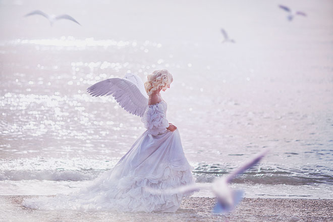 【3月の開運壁紙】恋愛運は「天使」、金運は「海外の切手」の画像で運気アップ！