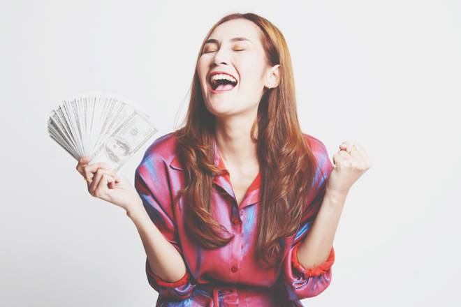 【手相占い】知能線の向きでわかるお金持ちになる可能性　横に伸びている人は財産が右肩上がり!?