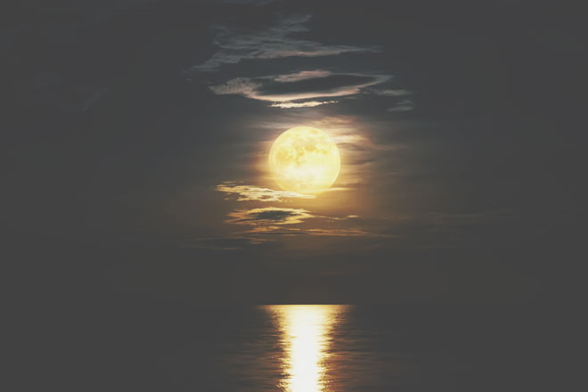 9月21日は魚座の満月　しがらみを手放して、精神的な自由を手に入れよう