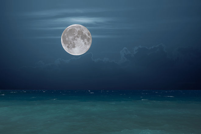 11月19日は牡牛座の月食満月　お金への不安を手放して、豊かさを手に入れよう！