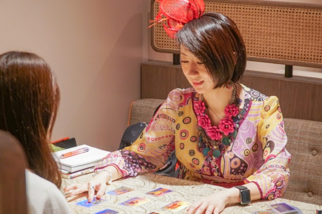 人気占い師の鑑定を特別価格で！　2023年年始は『原宿初詣』で「5分占い」を