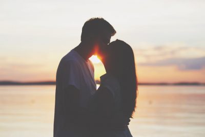 12星座【甘いキスに憧れる】ランキング　獅子座は情熱を感じる甘いキスが大好物！