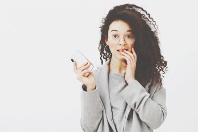 血液型【恥ずかしいこと】あるある　A型はメールやLINEの誤字脱字に赤面！