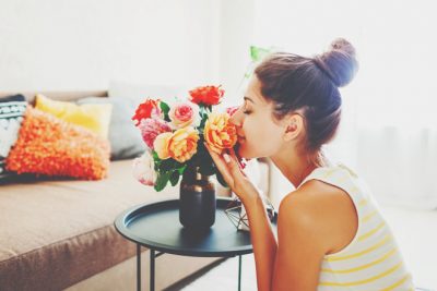 誕生日で占う【春の開運アクション】運命数1は部屋に生花を飾る、運命数4は鏡の前で踊ってみる！