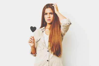 星座グループ別【痛い恋愛に走るとき】双子座・天秤座・水瓶座は自信をなくしたとき！